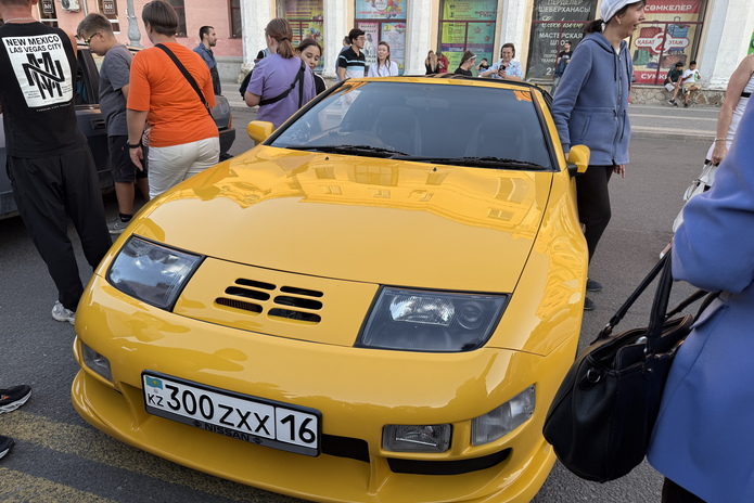 В Усть-Каменогорске прошла выставка ретро-автомобилей